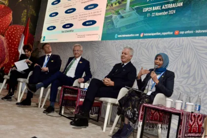 Suasana talkshow dengan tema "Fostering and Enabling Innovative Climate Finance Mechanism" di Indonesian Pavilion pada gelaran COP29, Baku, Azerbaijan Selasa, (12/11).