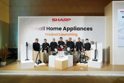 Perwakilan Sharp Indonesia bersama perwakilan Sharp Corporation merilis rangkaian produk rice cooker dan vacuum cleaner