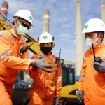 Ilustrasi penggunaan sawdust untuk bahan bakar pendamping atau co-firing di Pembangkit Listrik Tenaga Uap (PLTU) Suralaya, Kota Cilegon, Banten.