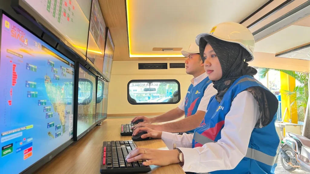 PLN perusahaan terbaik 2025